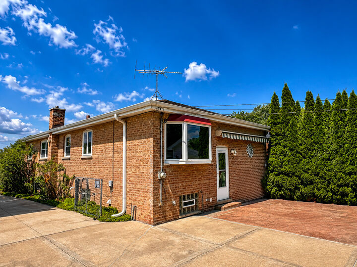 Property Photo: 14329 Keystone Avenue IL 60445