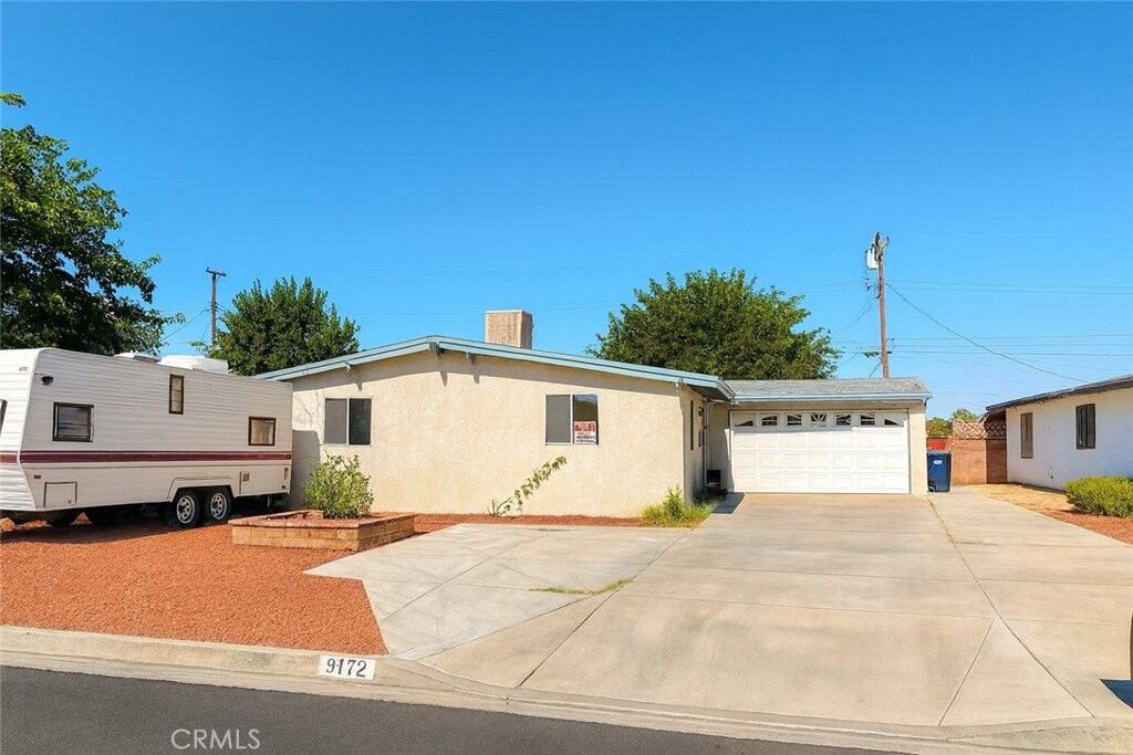 Property Photo: 44129 Carolside CA 93535
