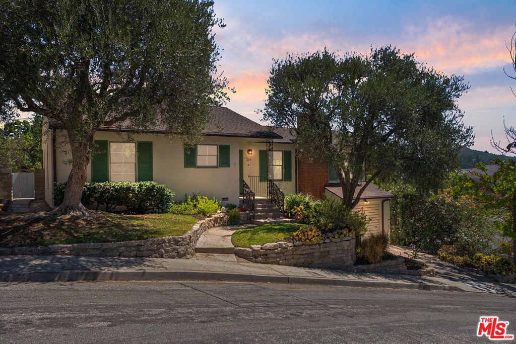 Property Photo:  214 Sequoia Drive  CA 91105 