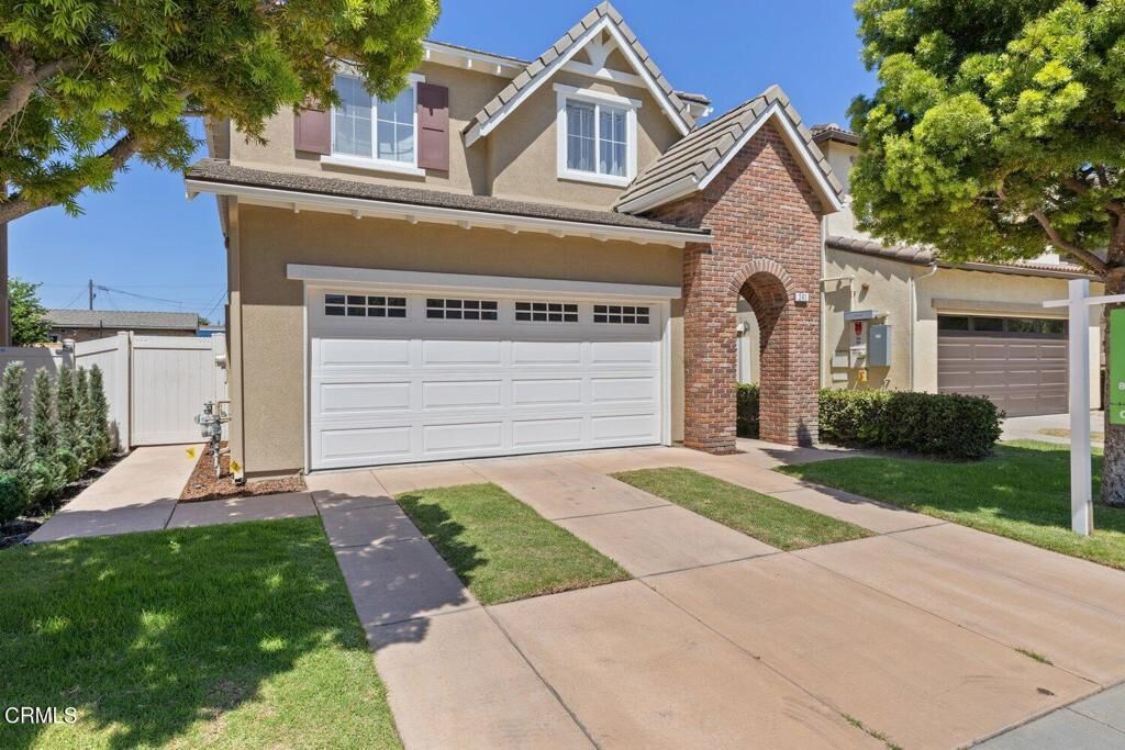 Property Photo:  241 Bishop Way  CA 93033 