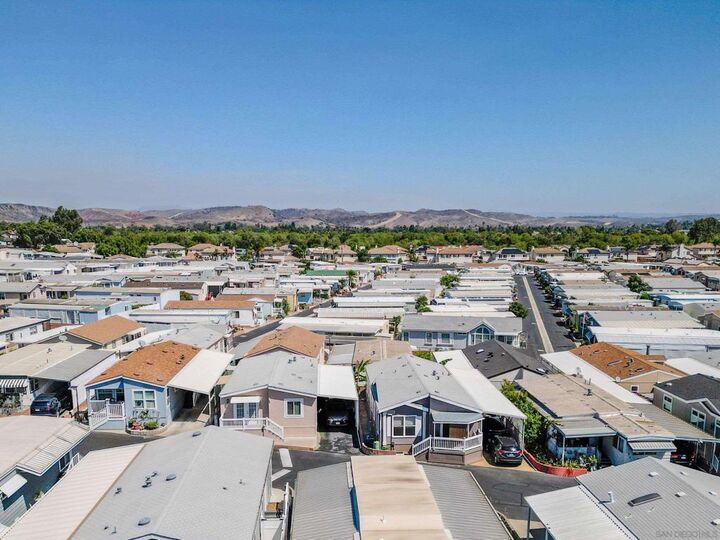 Property Photo: 6 Oriole Ln CA 92057