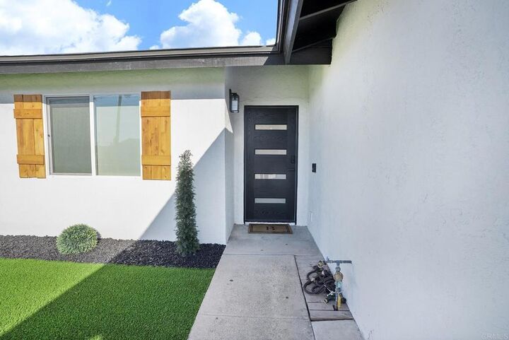 Property Photo: 953 Maria Way CA 91911