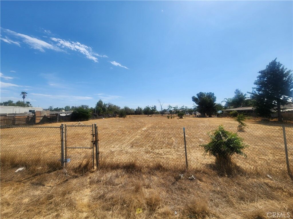 Property Photo: 27573 Jackson St CA 92585