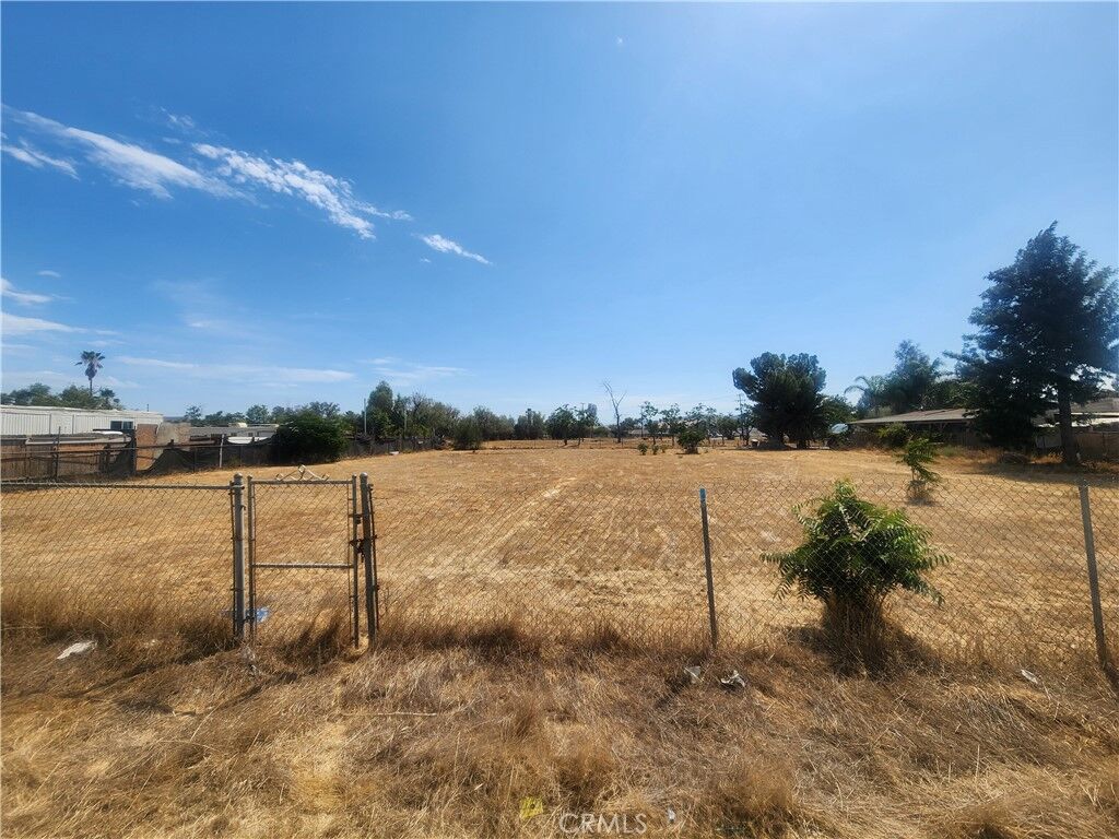 Property Photo: 27573 Jackson St CA 92585