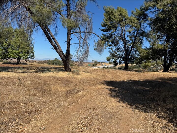 Property Photo: 60 Redwood CA 92399