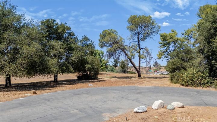 Property Photo: 60 Redwood CA 92399