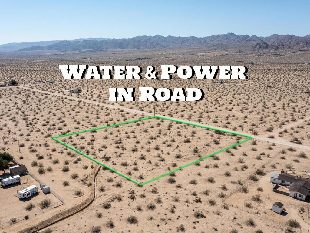 Property Photo:  305 Two Mile Road  CA 92252 