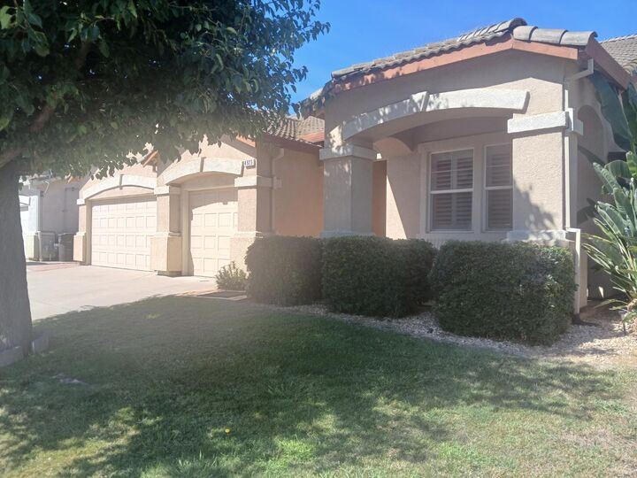 Property Photo: 4923 Tiller Court CA 95206