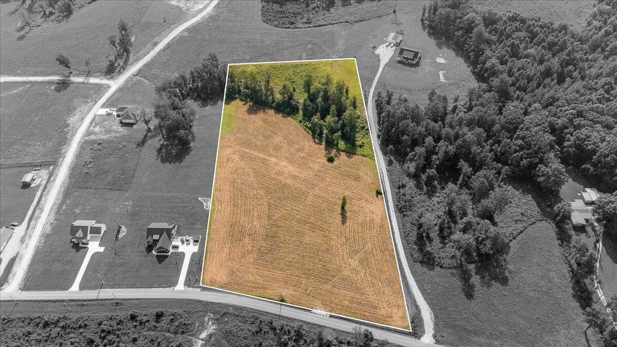 Property Photo: 208 Beartown Rd TN 38469