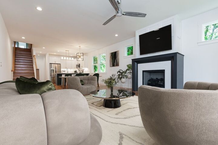 Property Photo:  801 Fairwin Av  TN 37216 