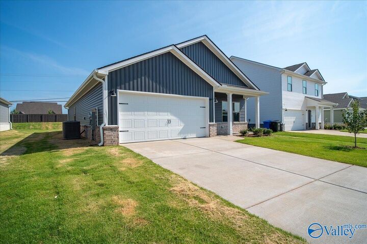 Property Photo: 22821 Dashwood Lane AL 35613
