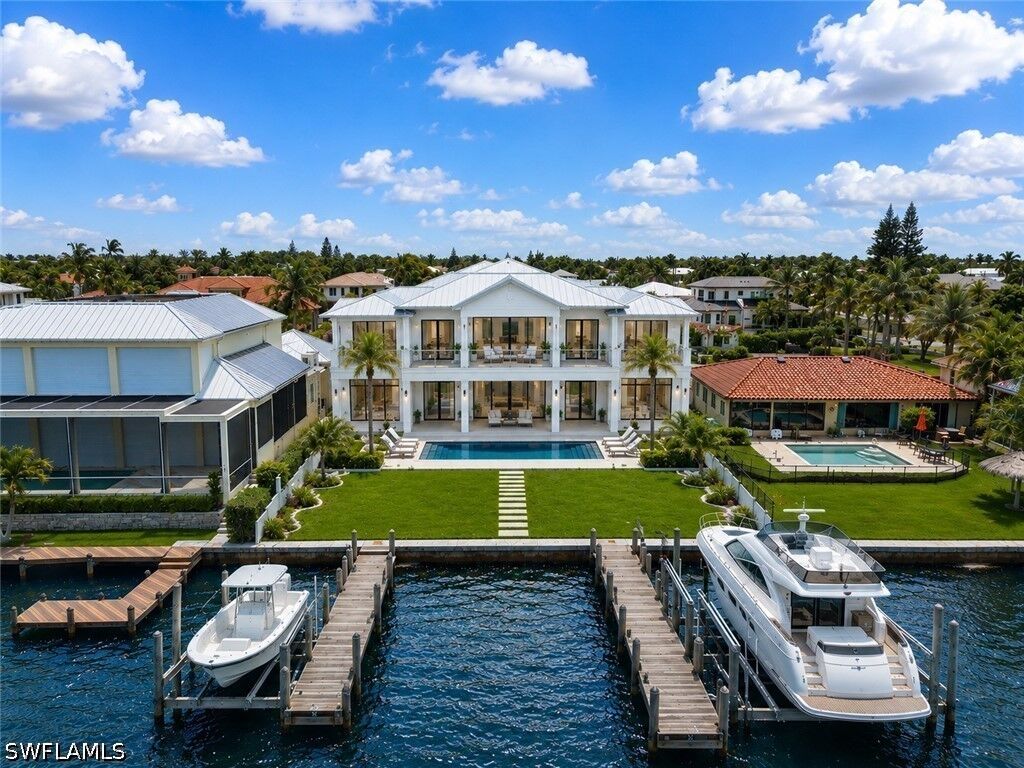 Property Photo:  1535 Dolphin Lane  FL 34102 