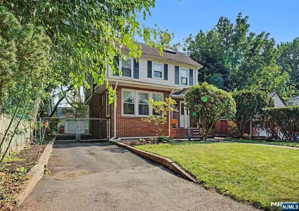 Property Photo:  26 Day Avenue  NJ 07670 