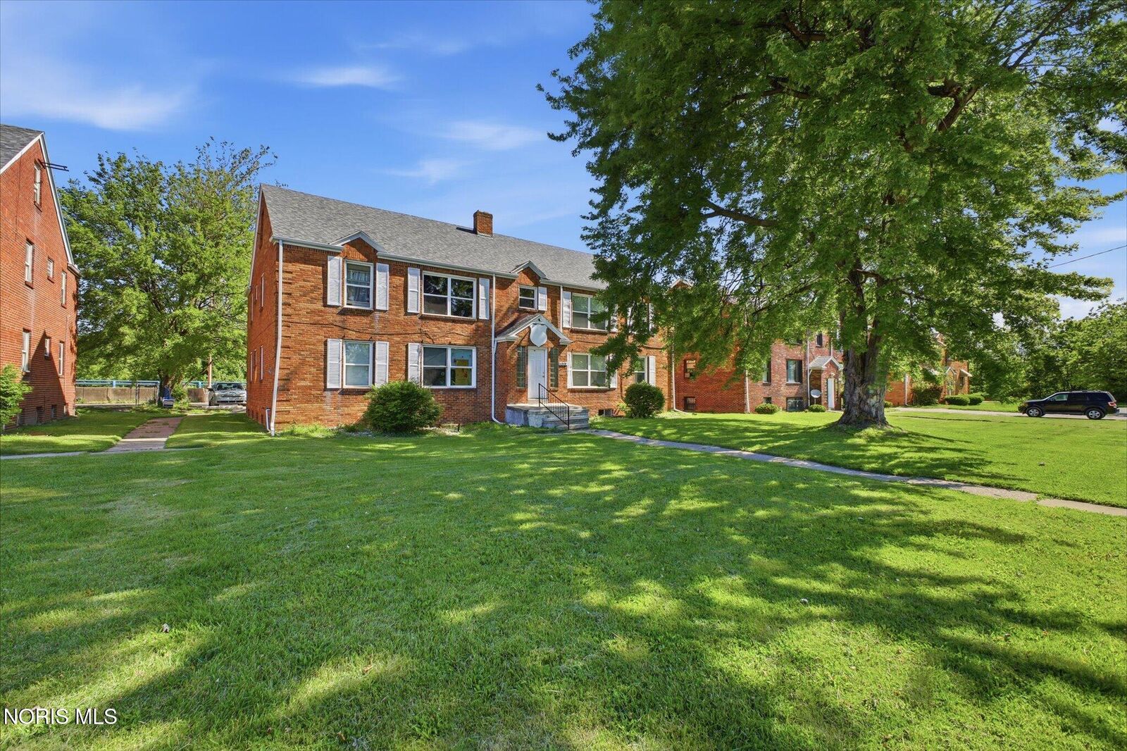 Property Photo: 1372 N Cove Boulevard OH 43606