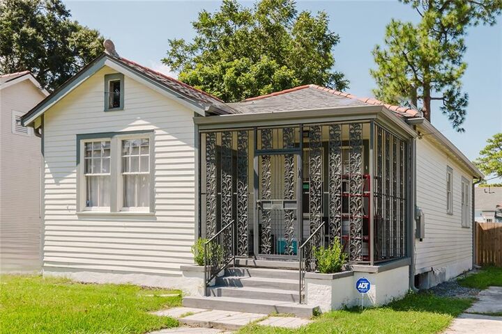 Property Photo:  4670 Marigny Street  LA 70122 