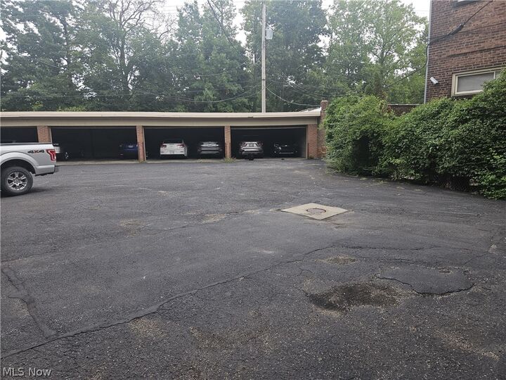 Property Photo: 2545 Kenilworth Street 11 OH 44106
