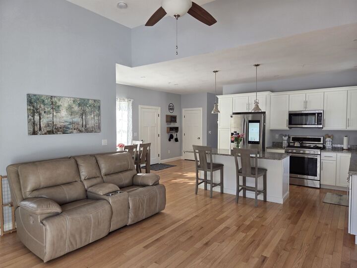 Property Photo: 1 Peaceful Drive NH 03076