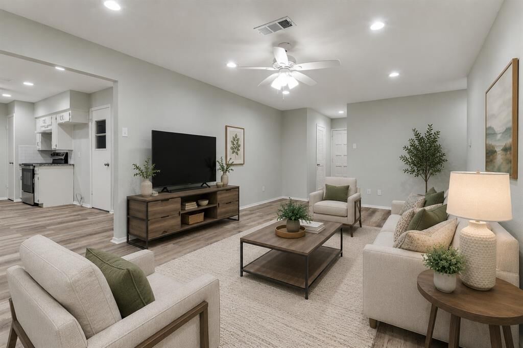 Property Photo:  1902 Glenwick Lane  TX 75060 