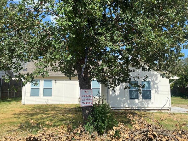 Property Photo: 1206 Redbud Street TX 75068