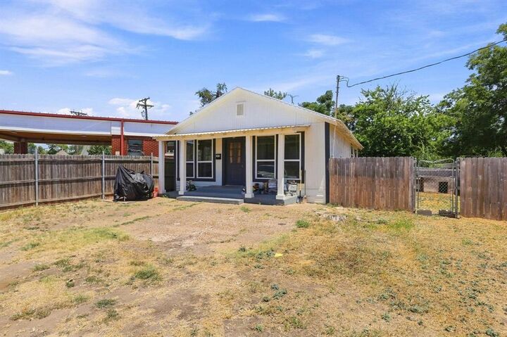 Property Photo: 298 7th Street TX 75446