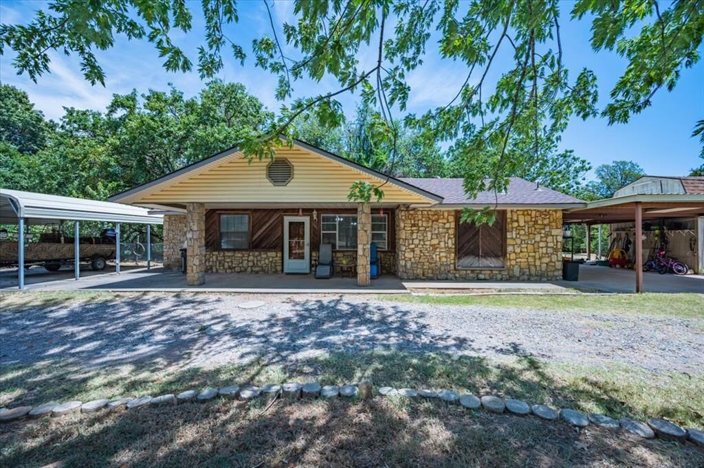 Property Photo:  13124 Lakeroad Drive  OK 74851 