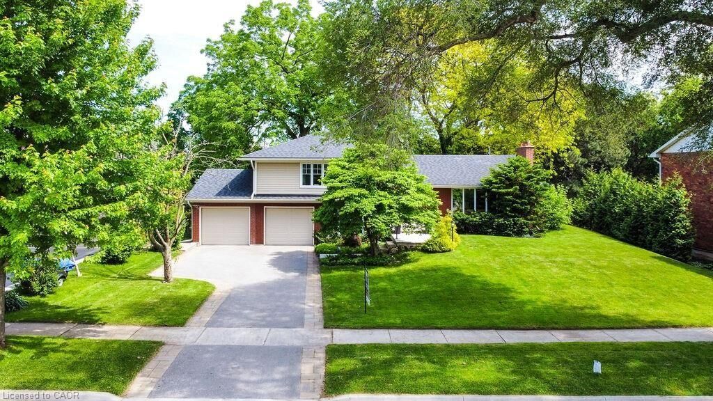 Property Photo:  203 Penn Drive  ON L7N 2B6 