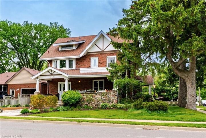 Property Photo: 237 Norfolk Street N ON N3Y 3P1