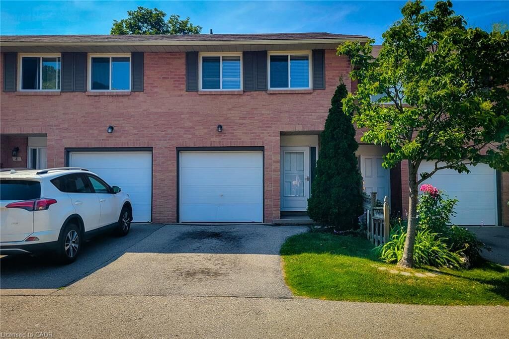 Property Photo: 40 Summercrest Drive 3 ON L8K 6M5