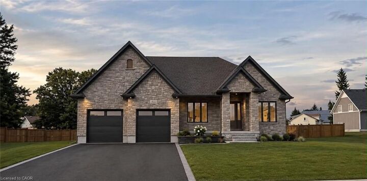 16 Albert Street — photo 1