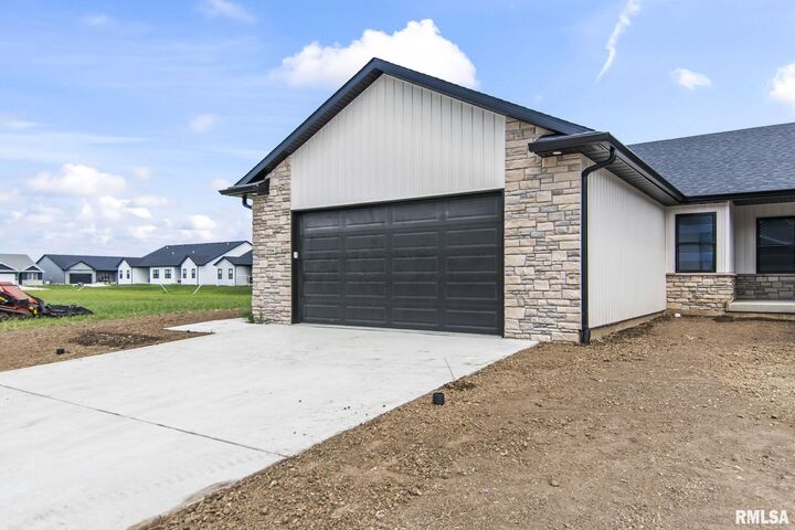 Property Photo:  1704 Ambleside Drive  IL 62711 