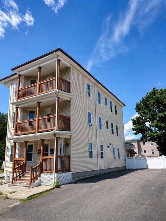 Property Photo:  221 West Harvard St 3  MA 02301 