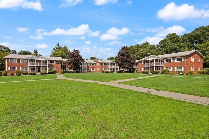 Property Photo:  5 Bayberry Drive 3  MA 02067 