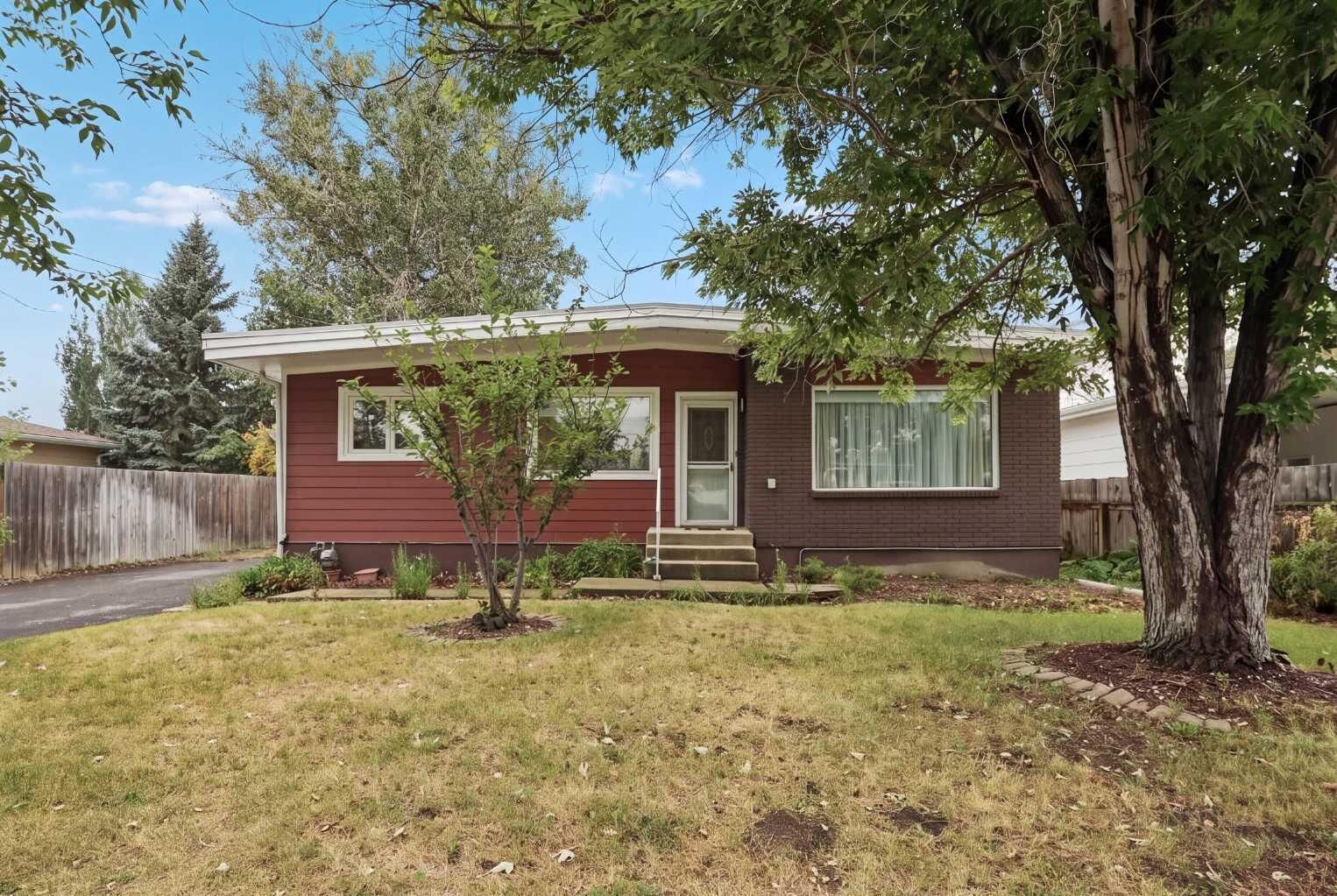 Property Photo: 40 N 200 E AB T0K 2S0