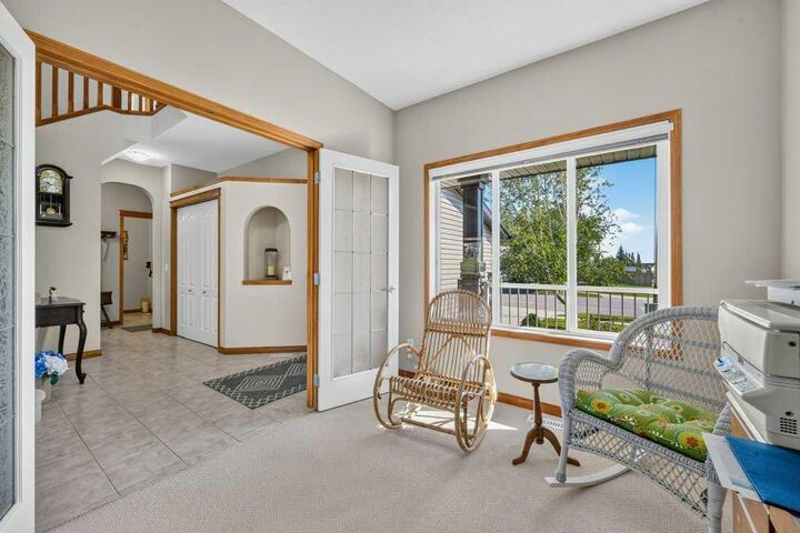 Property Photo: 10 Westmount Road AB T1S 2J1