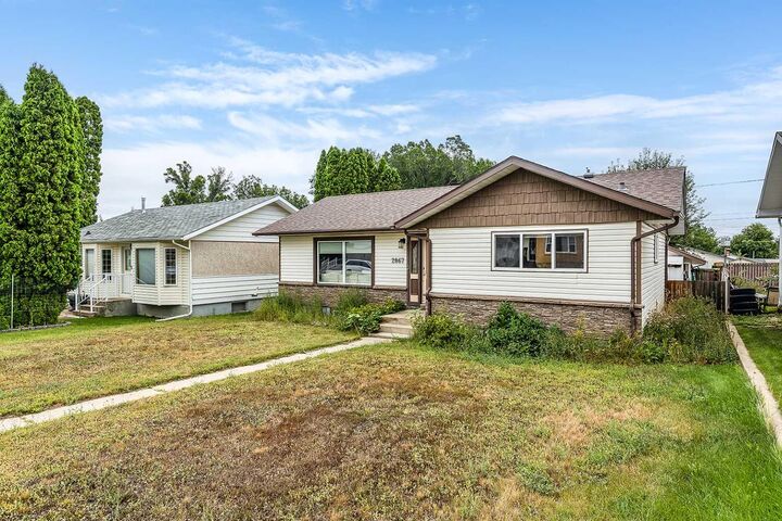 Property Photo:  2867 16 Ave SE  AB T1A 3T8 