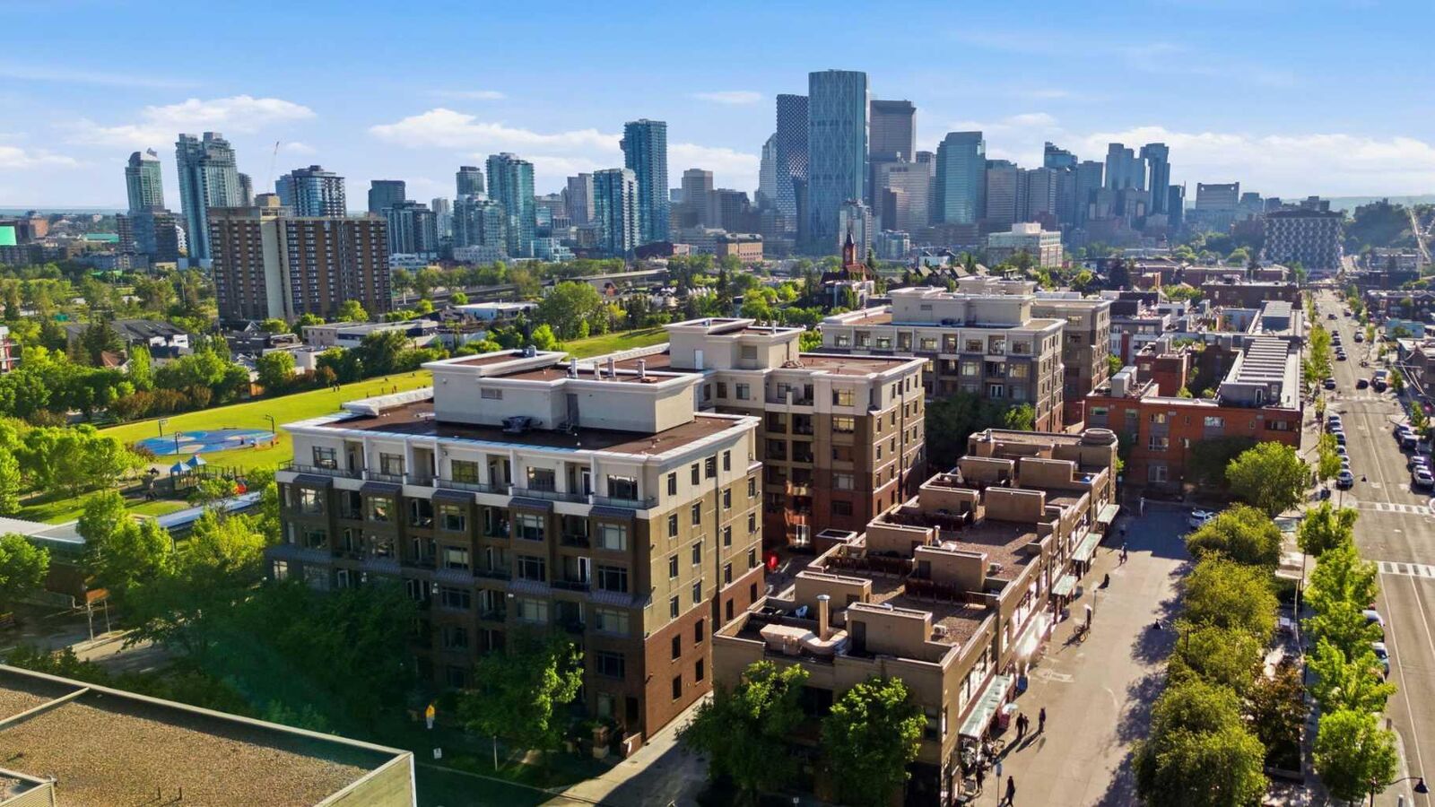 Property Photo:  990 Centre Avenue NE 536  AB T2E 2M9 