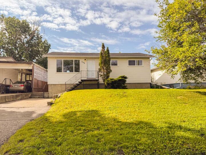 Property Photo: 5104 46 Avenue AB T0H 3G0