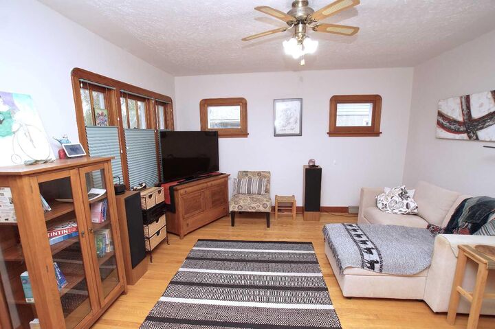Property Photo:  1536 23 Avenue NW  AB T2M 1V1 