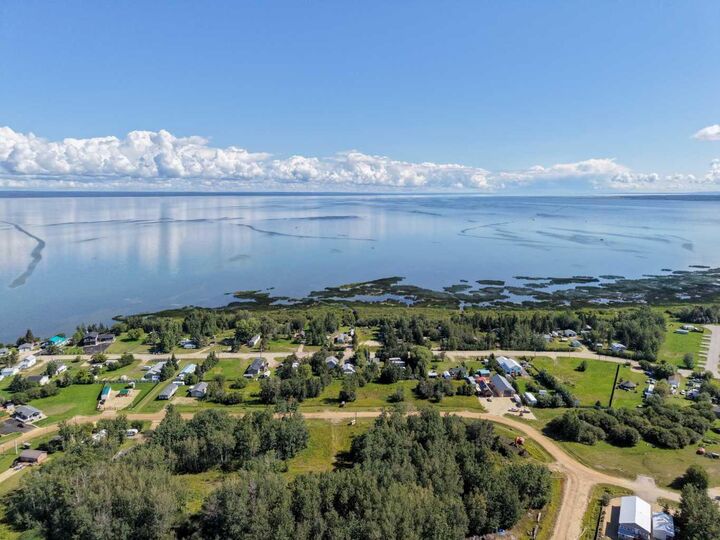 Property Photo: 18 Monteith Drive AB T0G 1J0