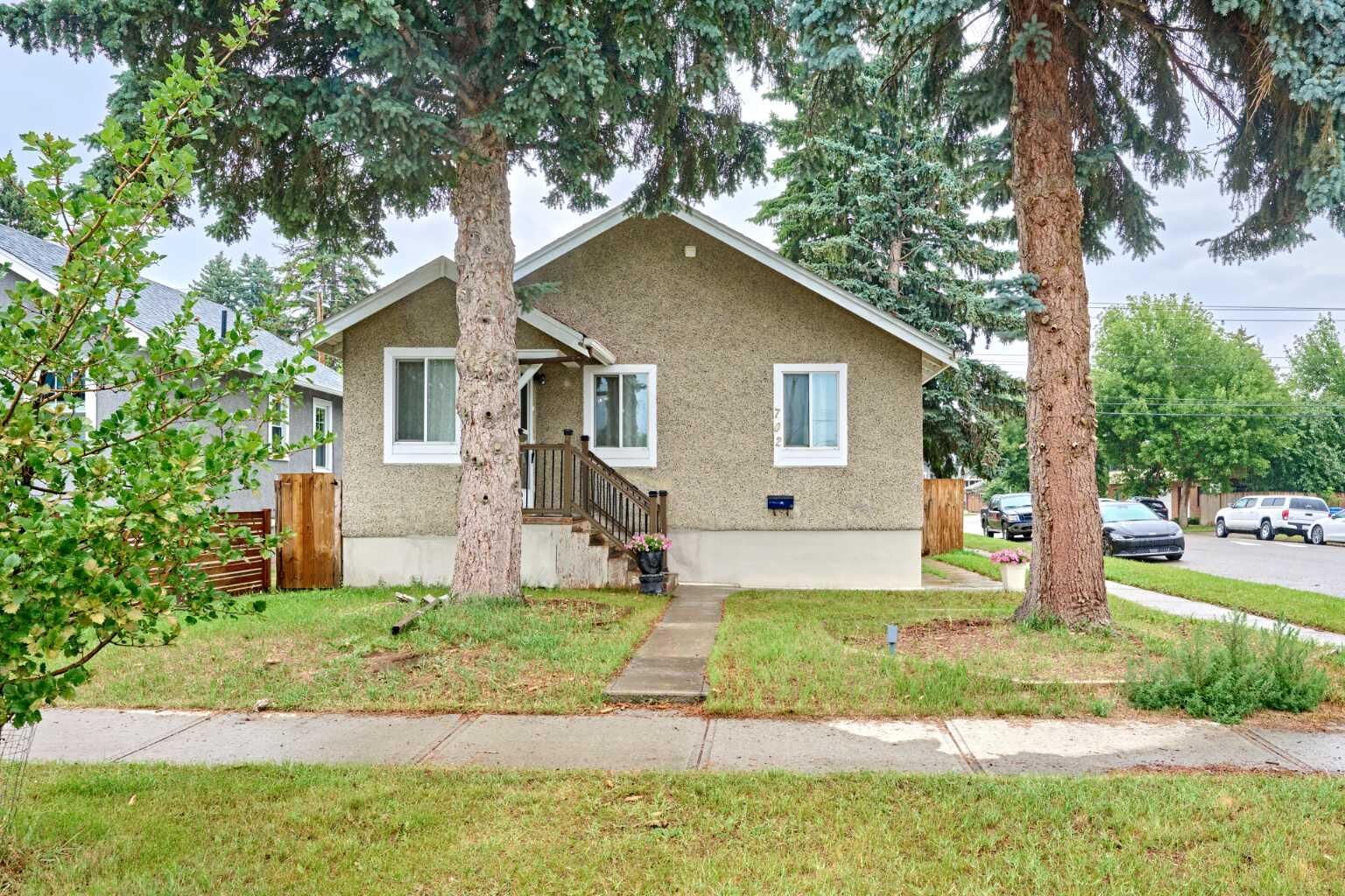 Property Photo: 702 17 Avenue NW AB T2M 0N7