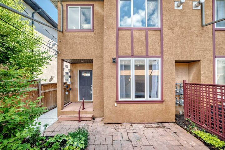 Property Photo: 1921 30 Street SW 2 AB T3E 2L5