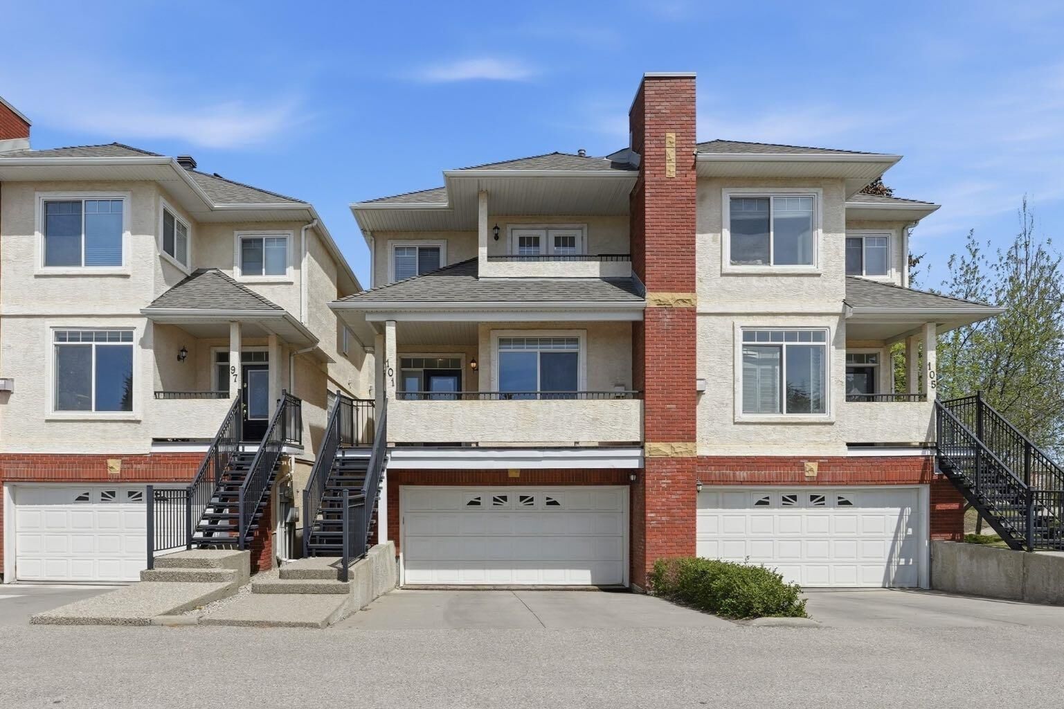 Property Photo: 101 Sierra Morena Landing SW AB T3H 4K3