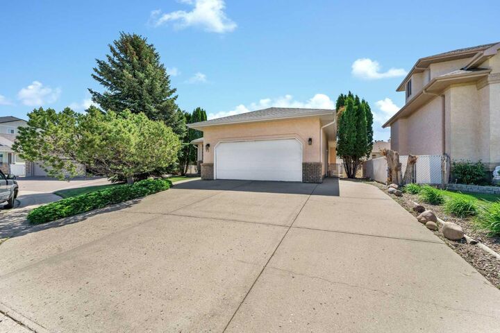 Property Photo: 93 Park Meadows Court SE AB T1B 4C3