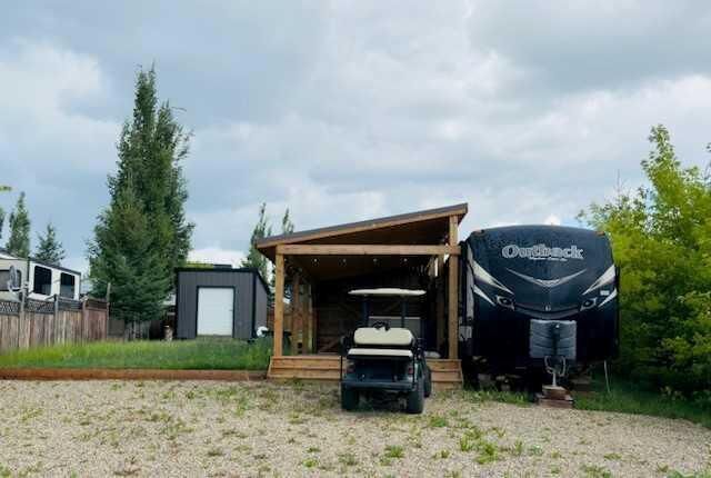 Property Photo:  1001 Birch Street  SK S0M 1A0 