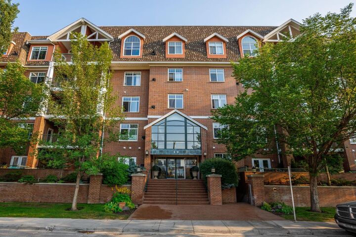 Property Photo: 59 22 Avenue SW 106 AB T2S 3C7