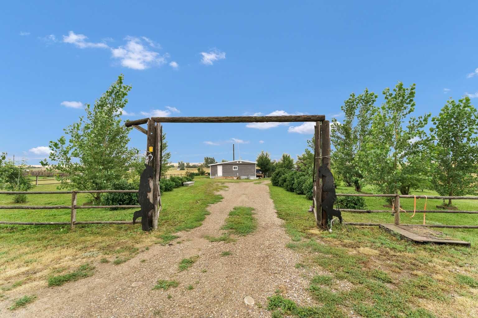 Property Photo: 210 Dunbar Avenue W AB T0K 0G0