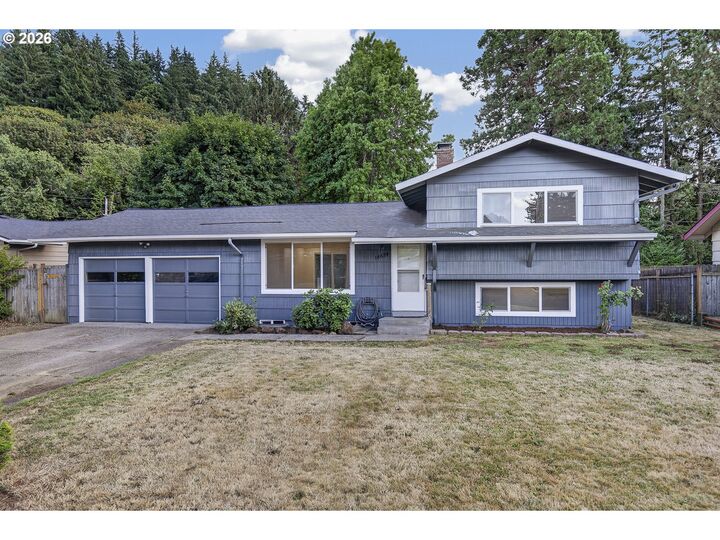 Property Photo:  18624 SE Clinton St  OR 97030 