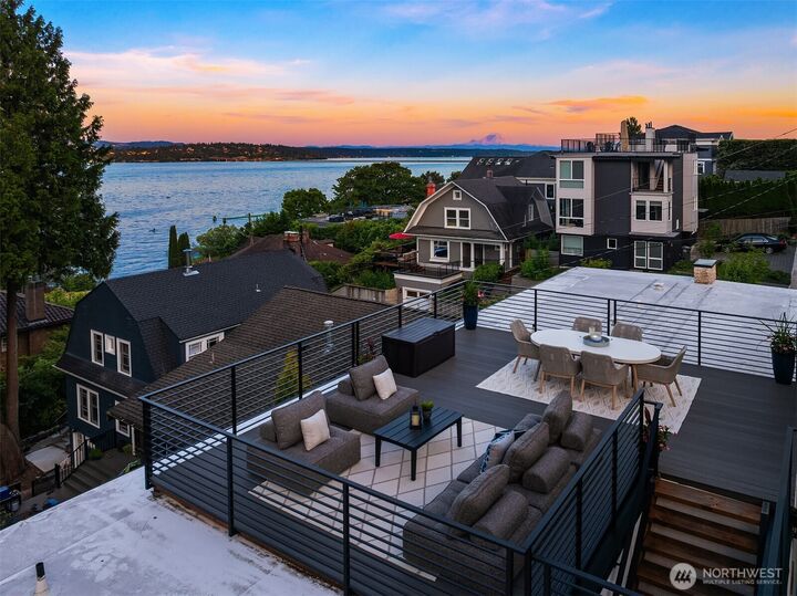 Property Photo: 3800 E Jefferson Street WA 98122