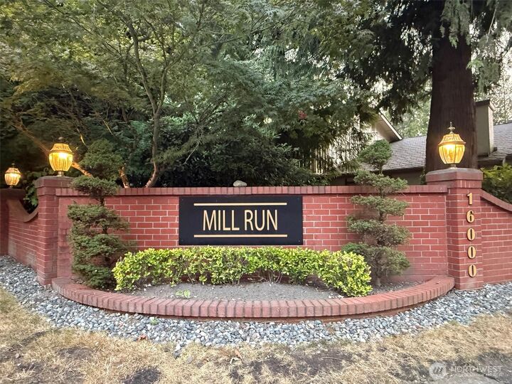 Property Photo: 16014 Village Green Dr D WA 98012