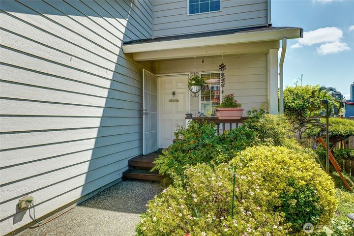 Property Photo:  929  149th Place SW  WA 98087 